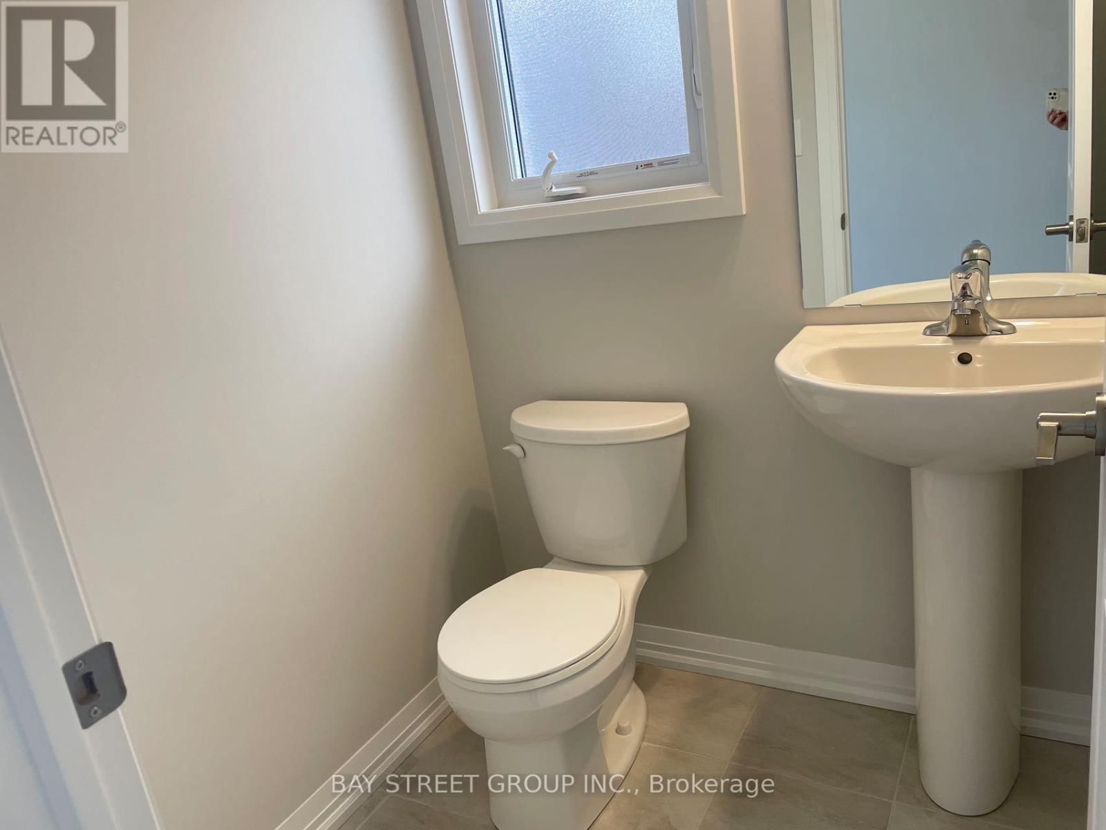 9348 WHITE OAK AVENUE Image 11