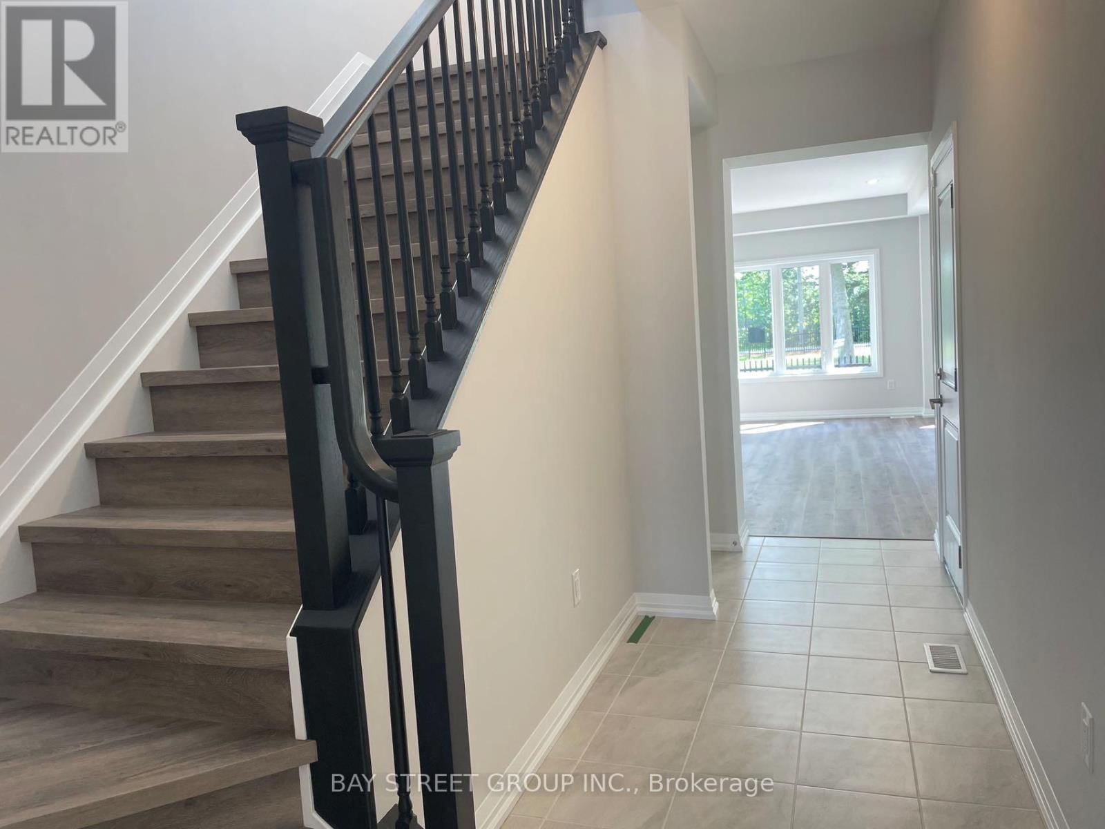 9348 WHITE OAK AVENUE Image 12