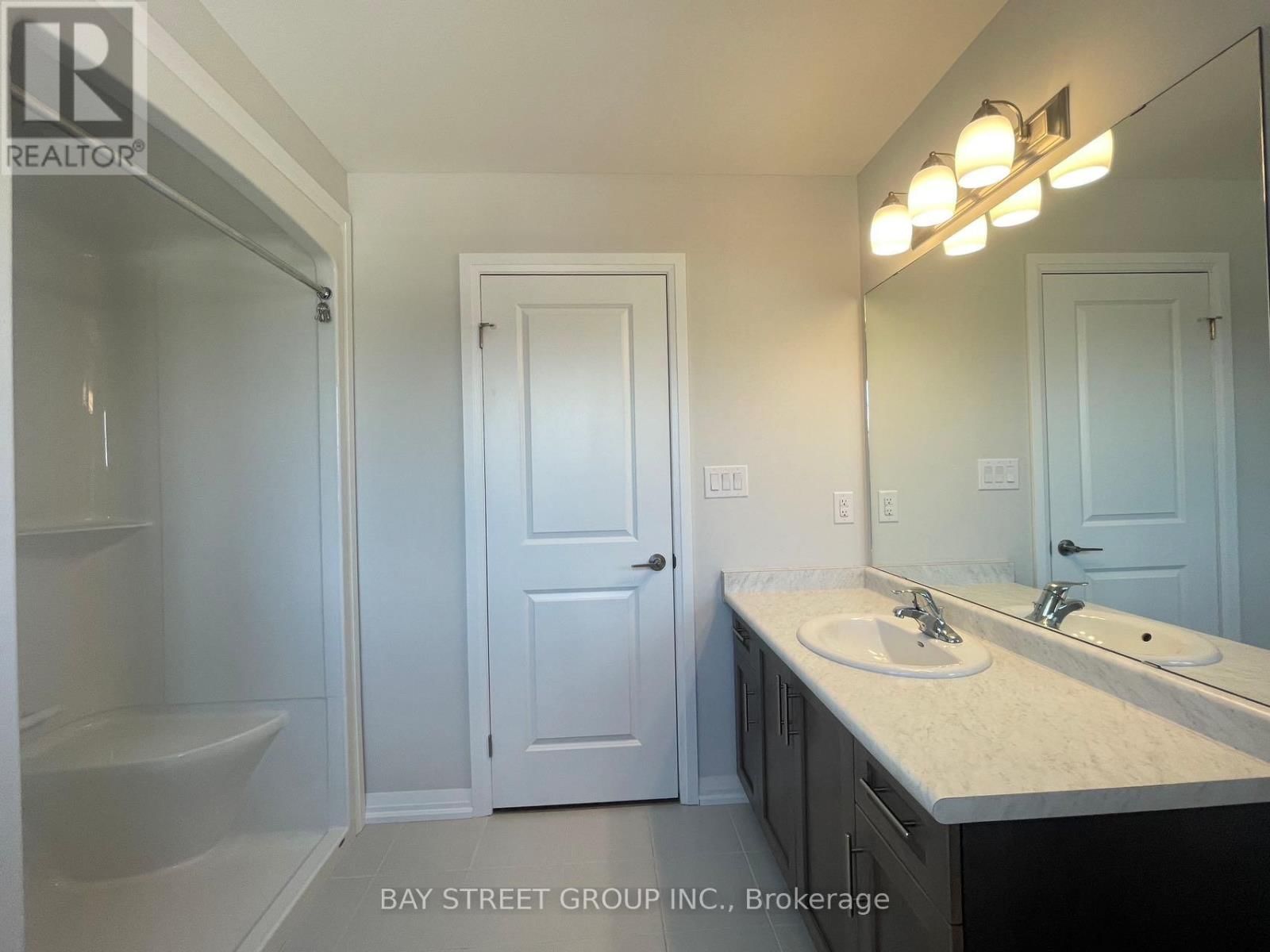 9348 WHITE OAK AVENUE Image 17