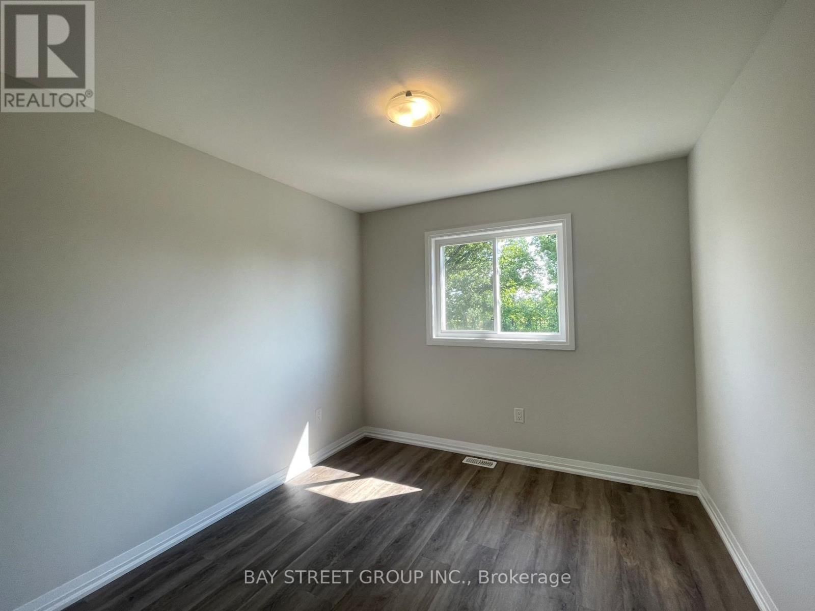 9348 WHITE OAK AVENUE Image 19