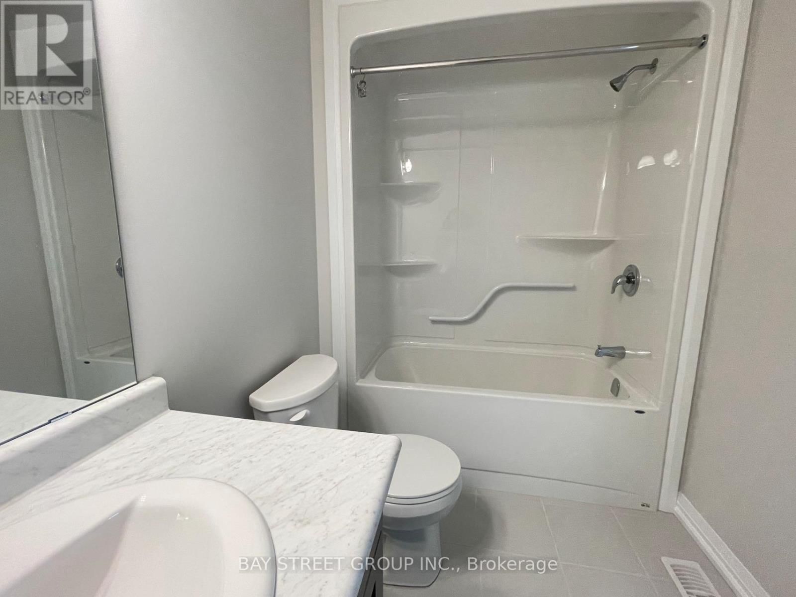 9348 WHITE OAK AVENUE Image 20