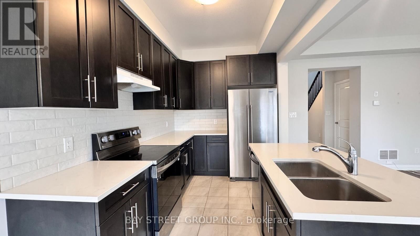 9348 WHITE OAK AVENUE Image 8