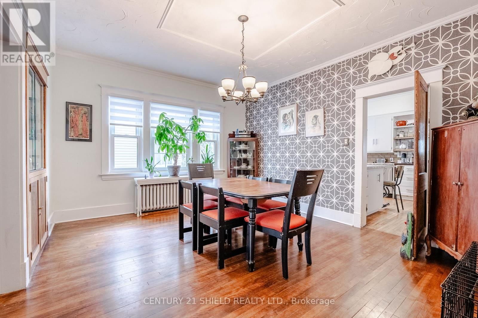 114 GLOUCESTER STREET NORTH Image 14