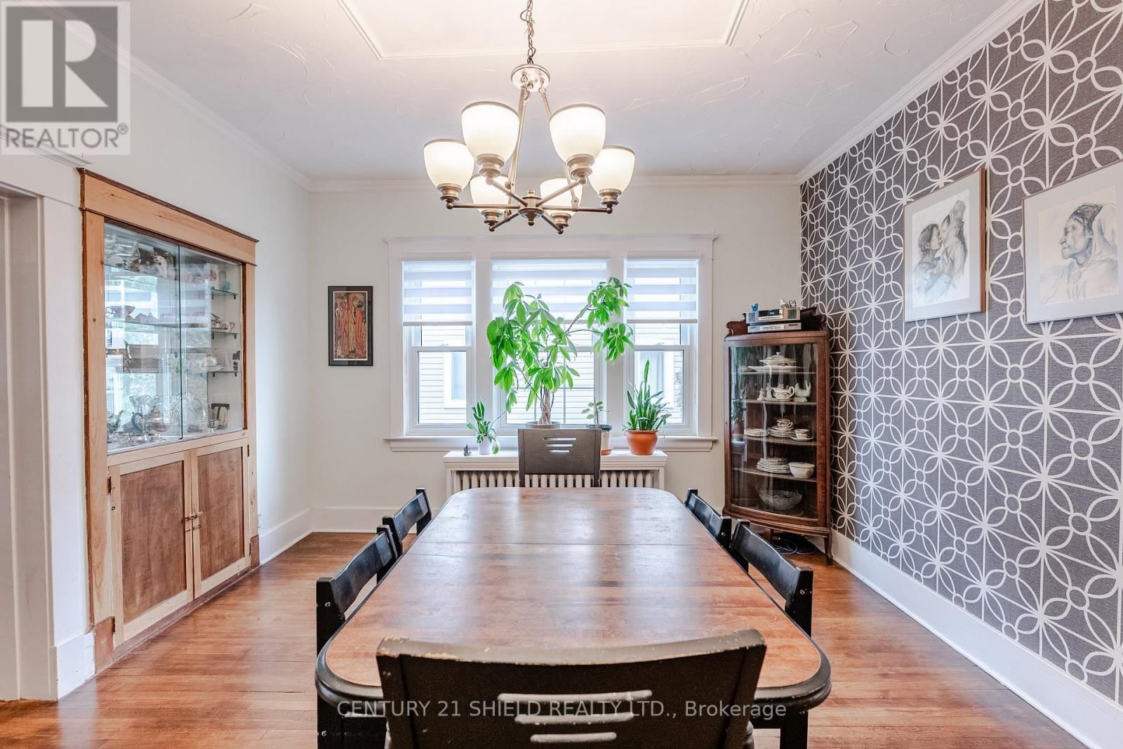 114 GLOUCESTER STREET NORTH Image 15