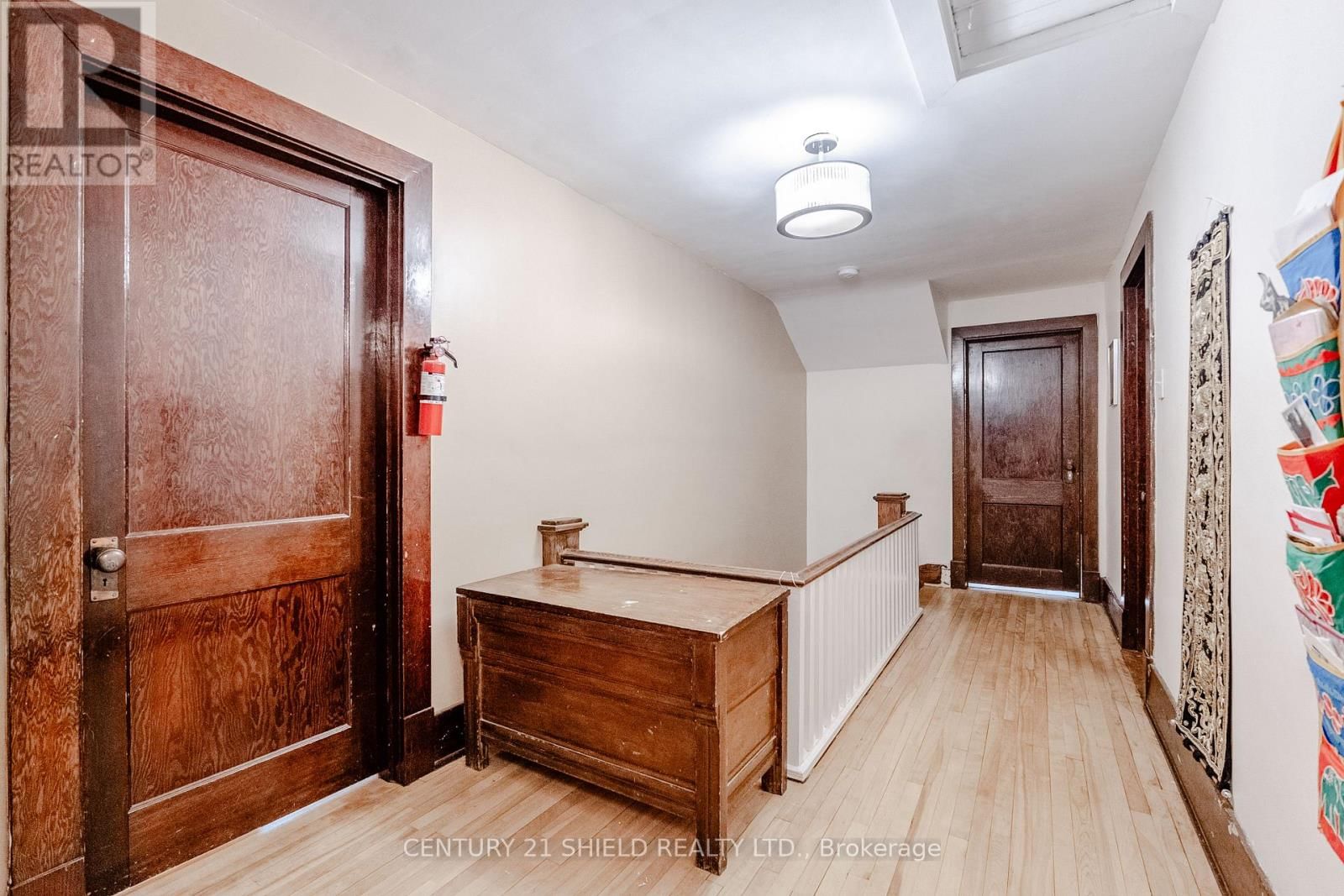 114 GLOUCESTER STREET NORTH Image 21