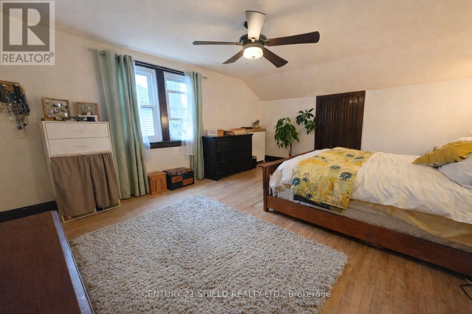 114 GLOUCESTER STREET NORTH Image 22