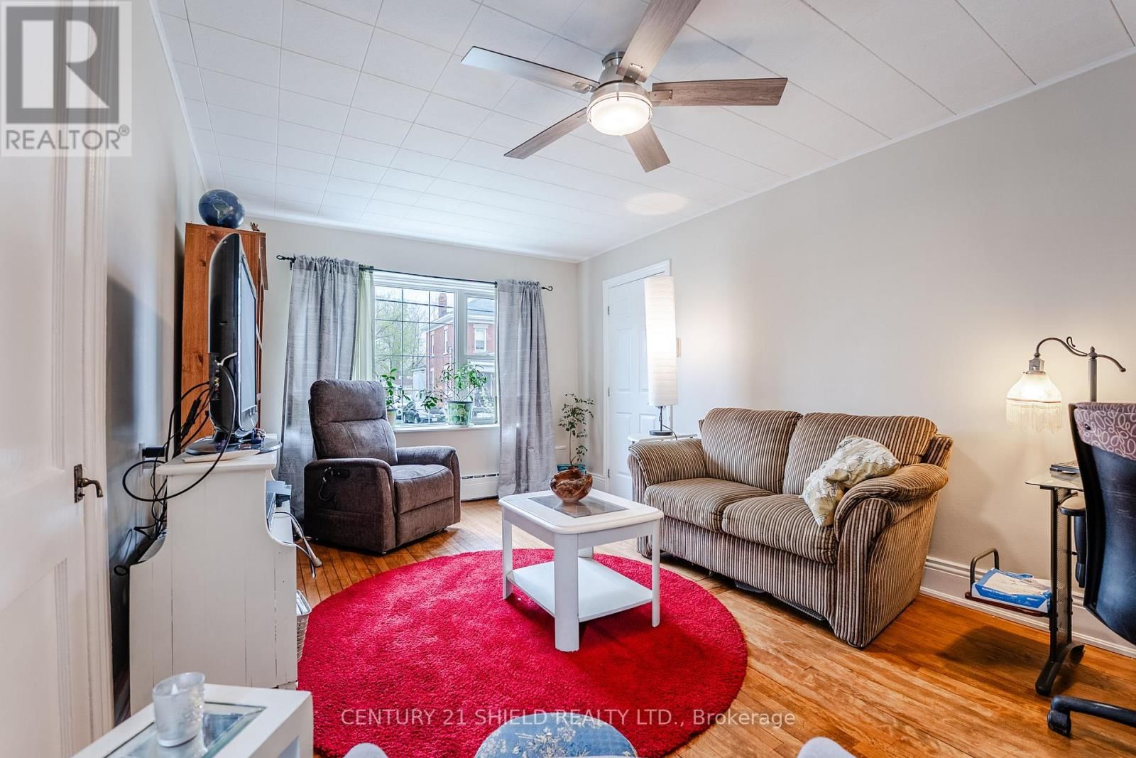 114 GLOUCESTER STREET NORTH Image 33