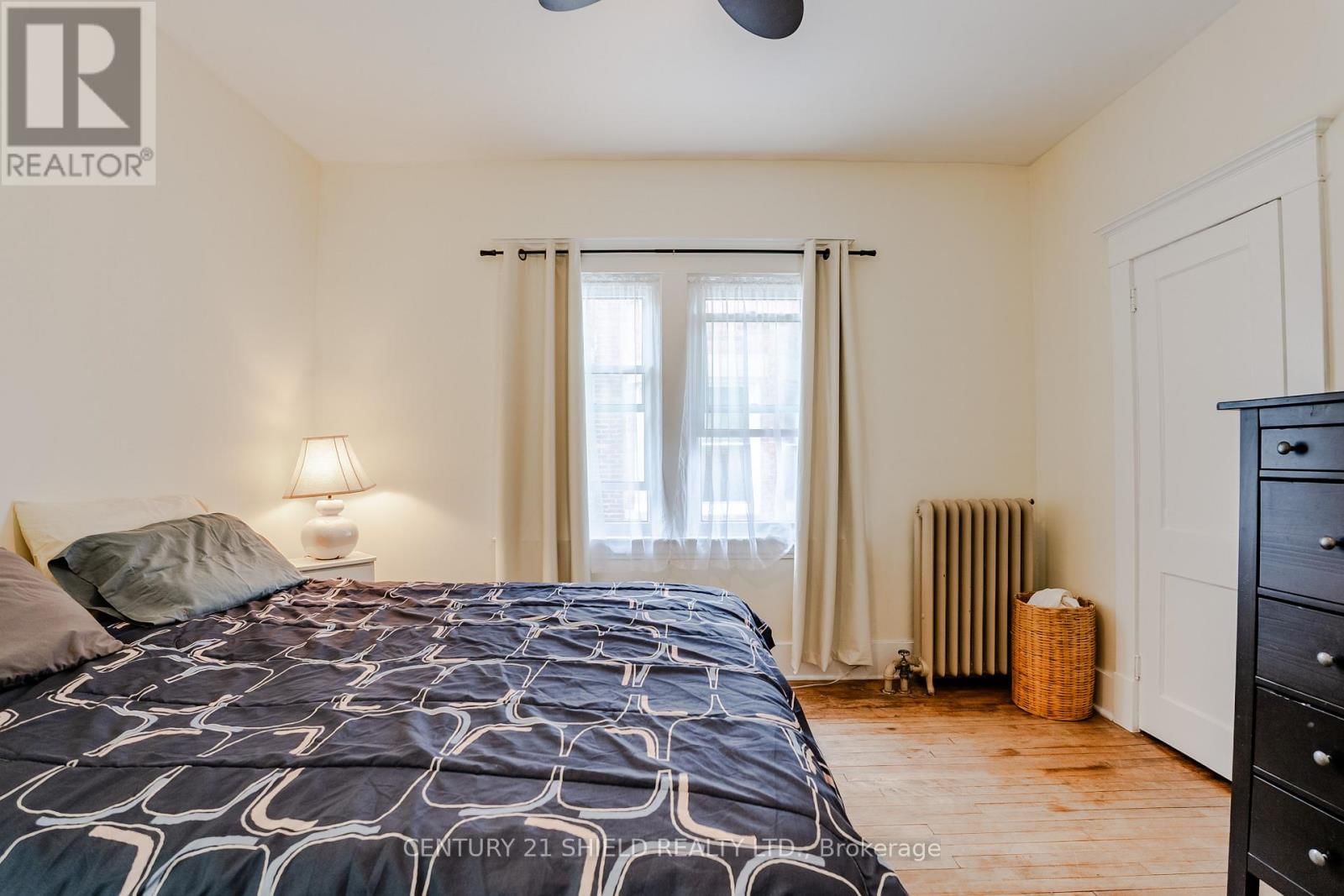 114 GLOUCESTER STREET NORTH Image 35