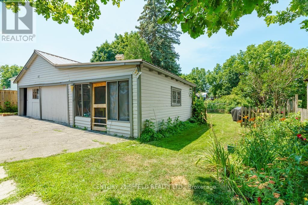 114 GLOUCESTER STREET NORTH Image 44