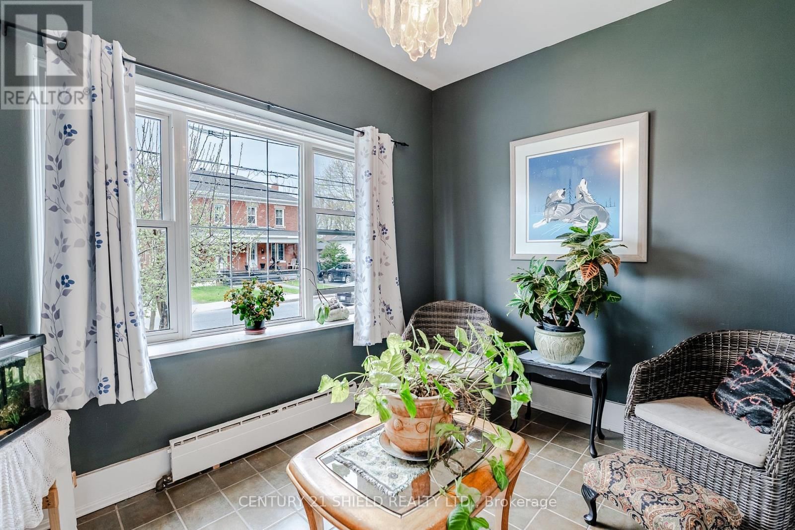 114 GLOUCESTER STREET NORTH Image 7