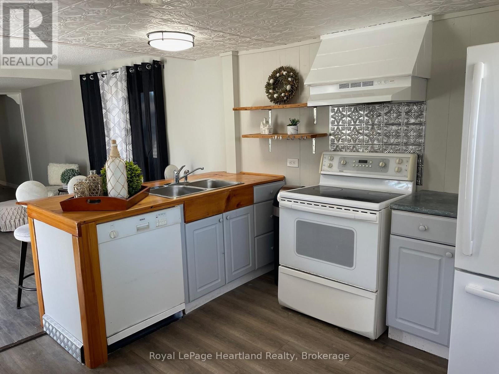 21 RUTH STREET Image 5