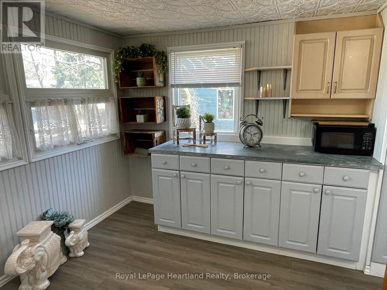 21 RUTH STREET Image 7