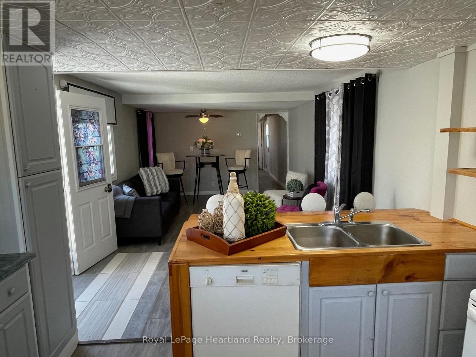 21 RUTH STREET Image 8