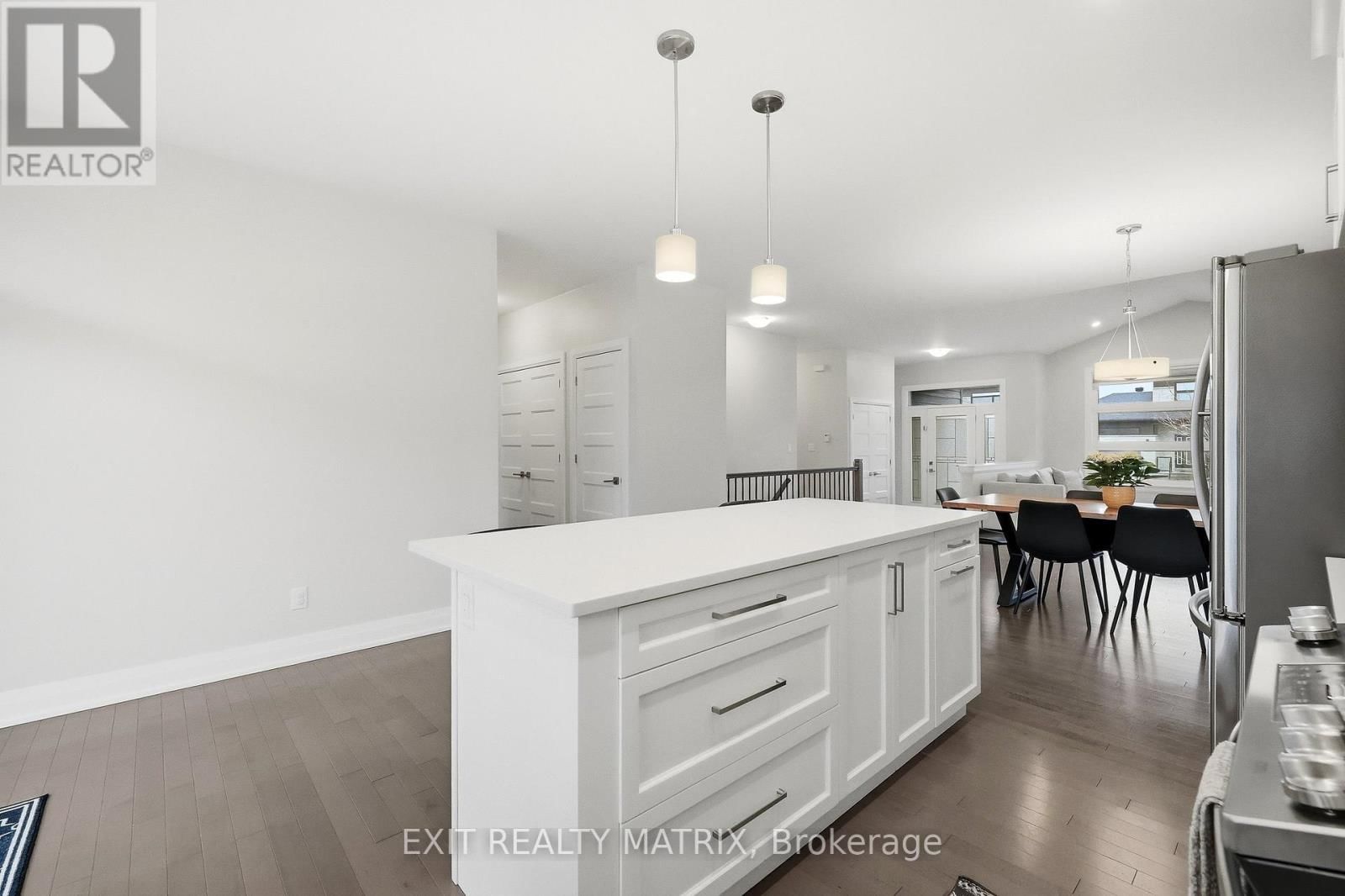 397 COLMAR STREET Image 14