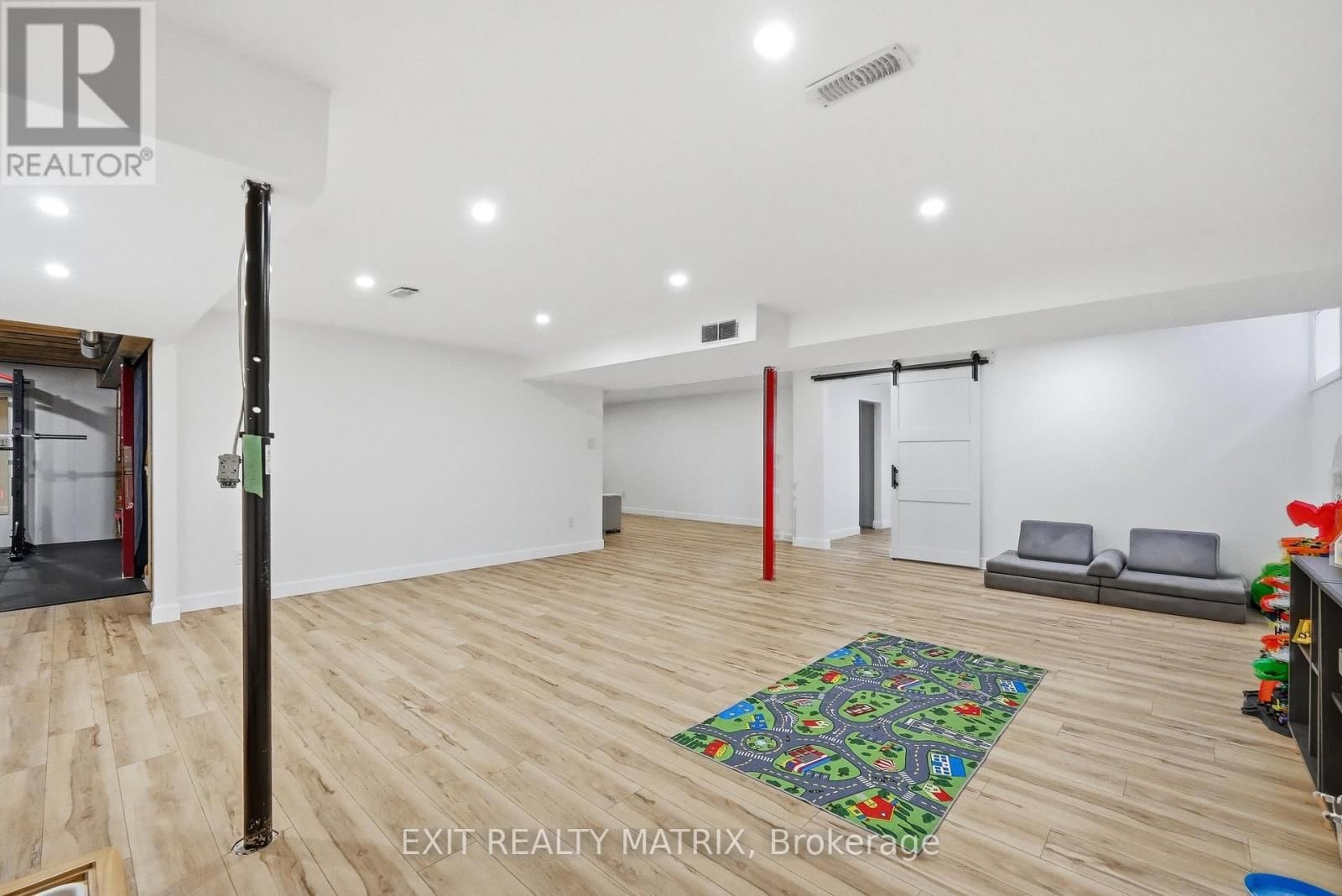 397 COLMAR STREET Image 27