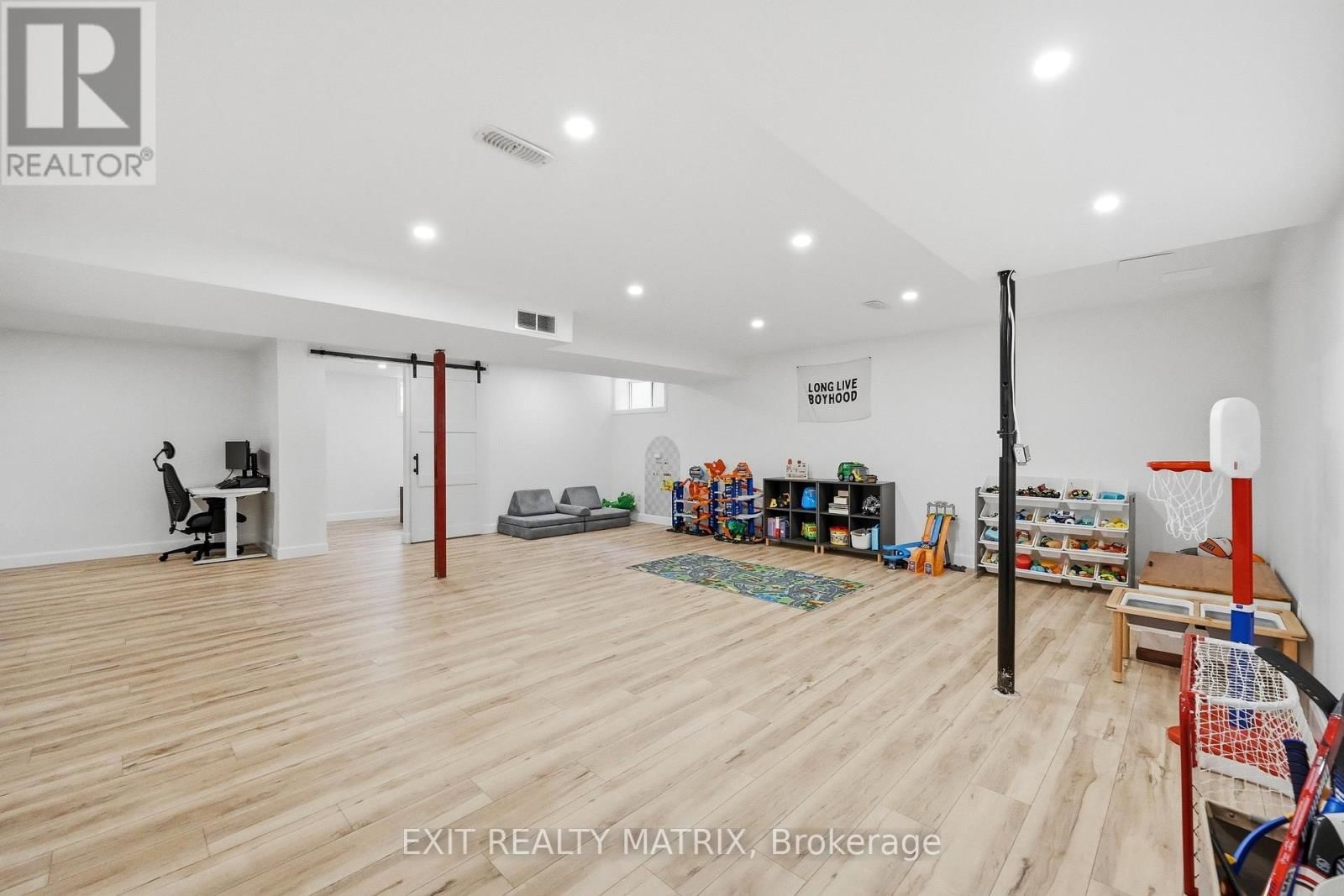 397 COLMAR STREET Image 28