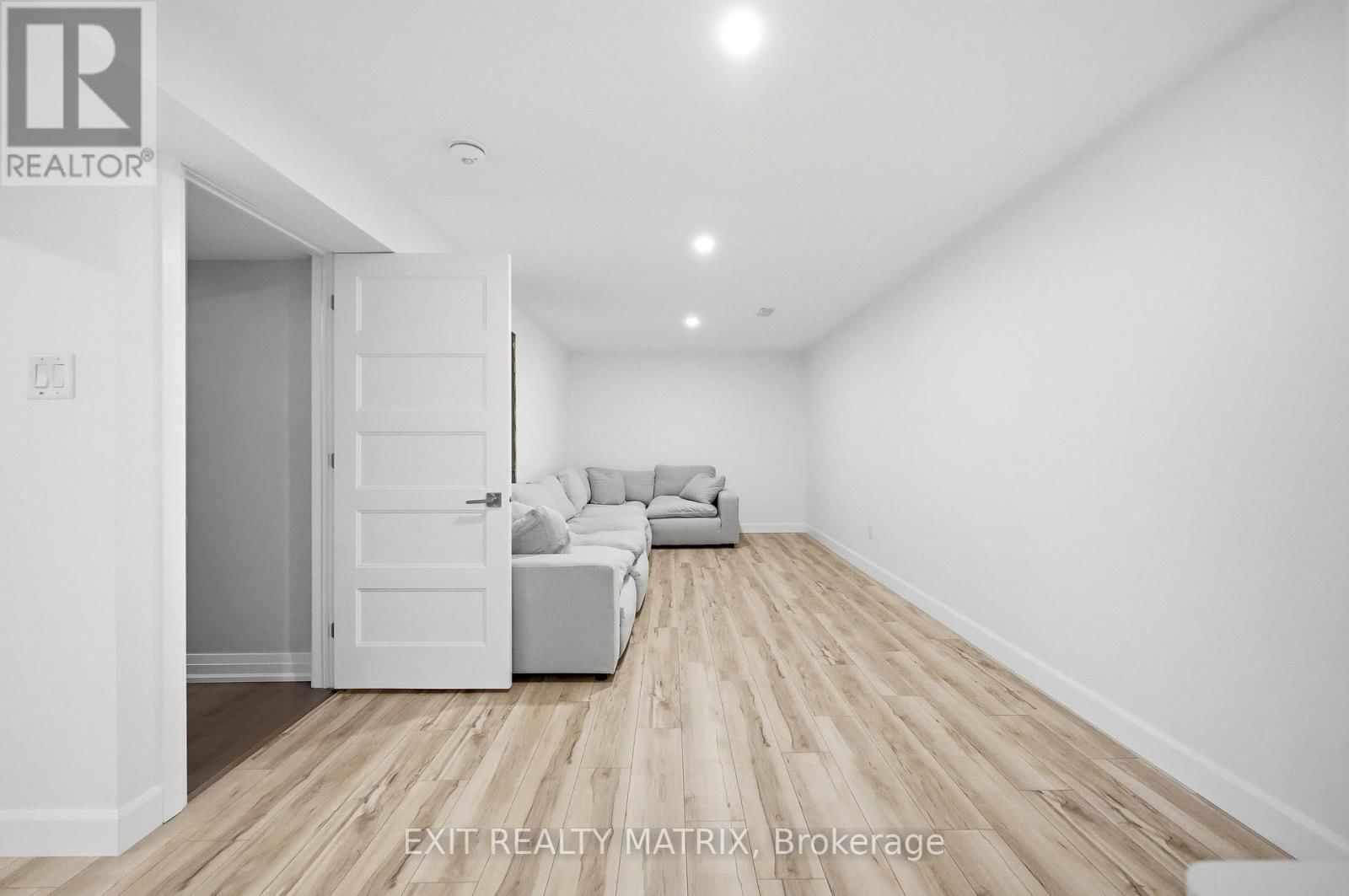 397 COLMAR STREET Image 29