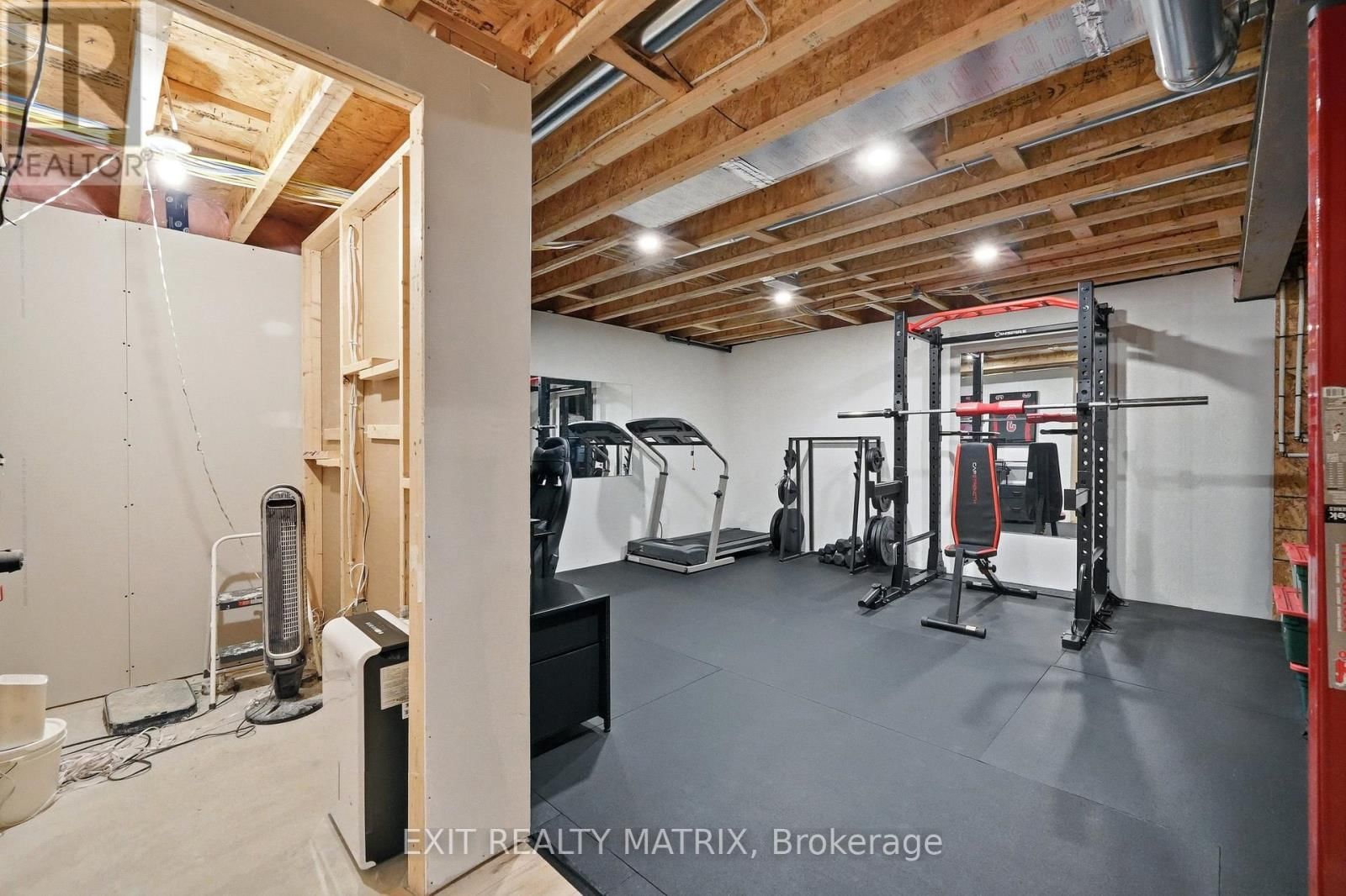 397 COLMAR STREET Image 32