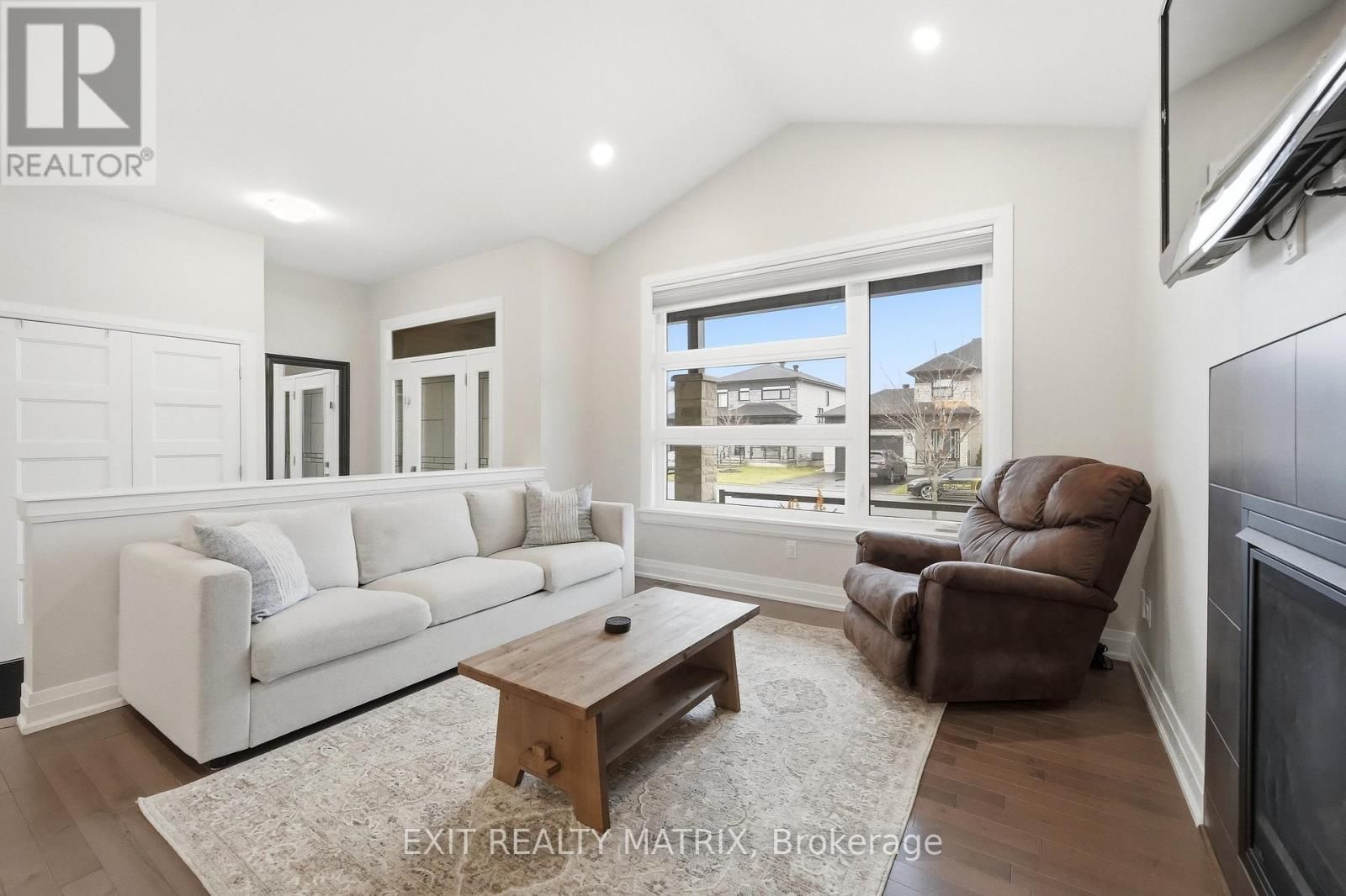 397 COLMAR STREET Image 7