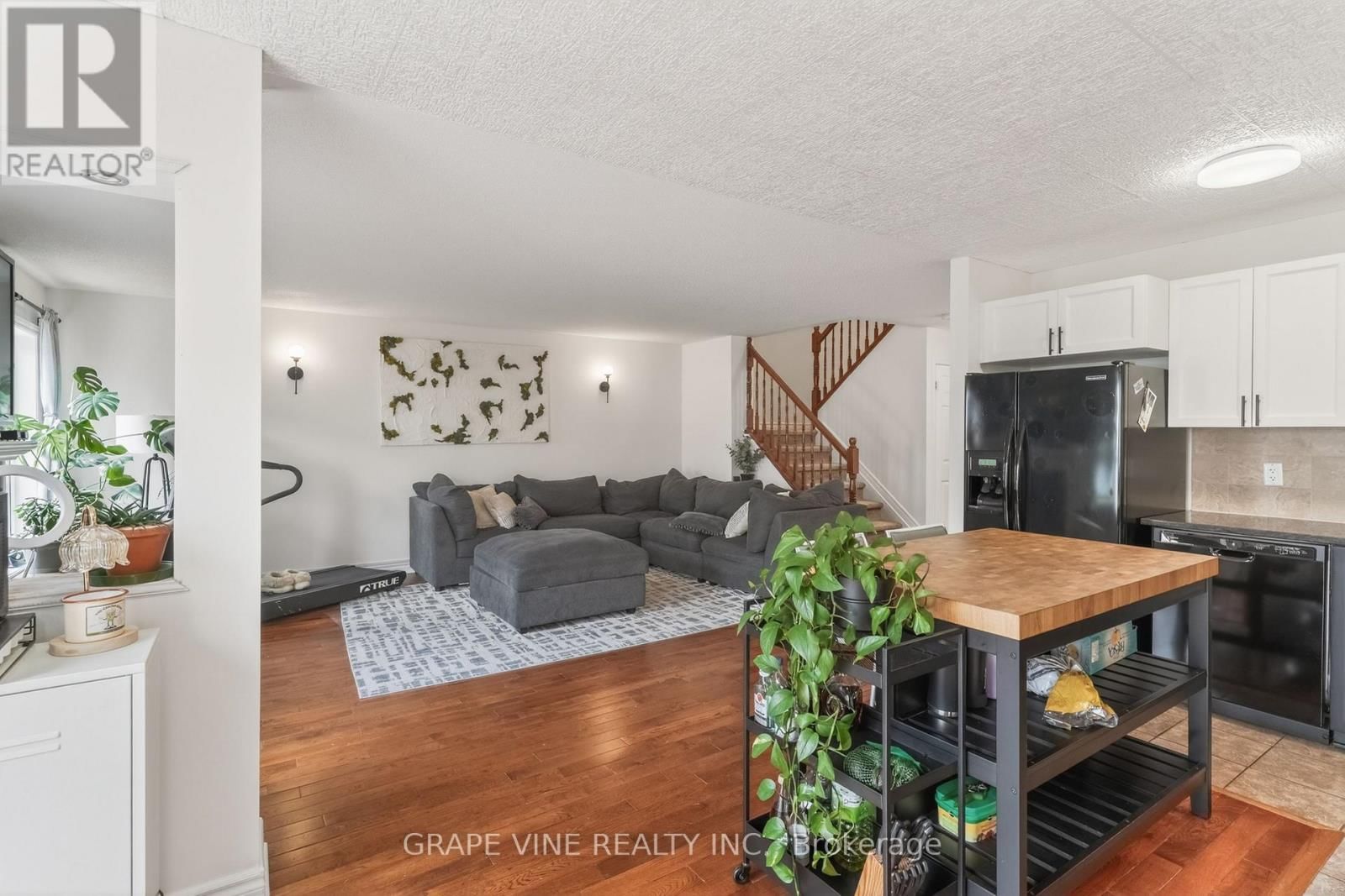 322 FOXRIDGE WAY Image 16