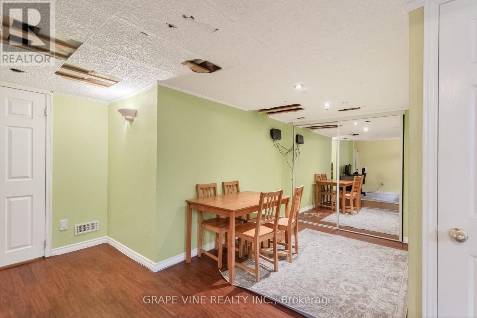 322 FOXRIDGE WAY Image 32