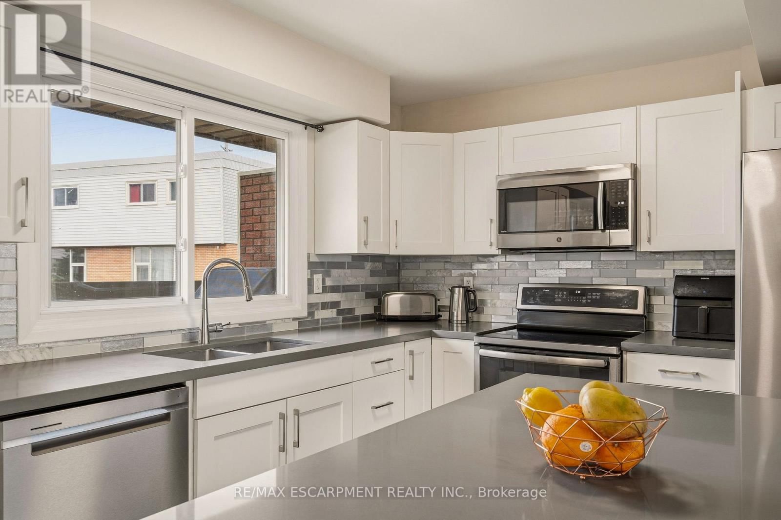 6 - 23 WATSONS LANE Image 12