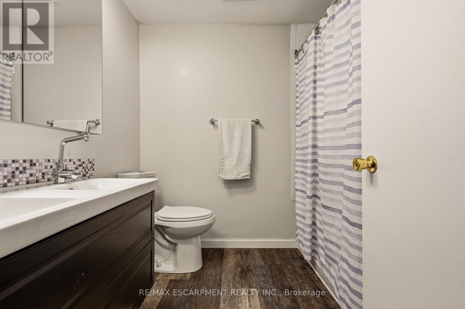 6 - 23 WATSONS LANE Image 24