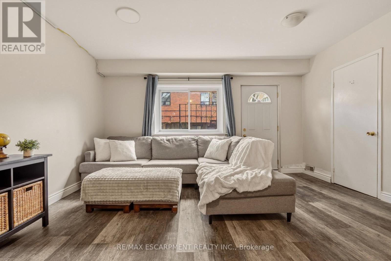 6 - 23 WATSONS LANE Image 27