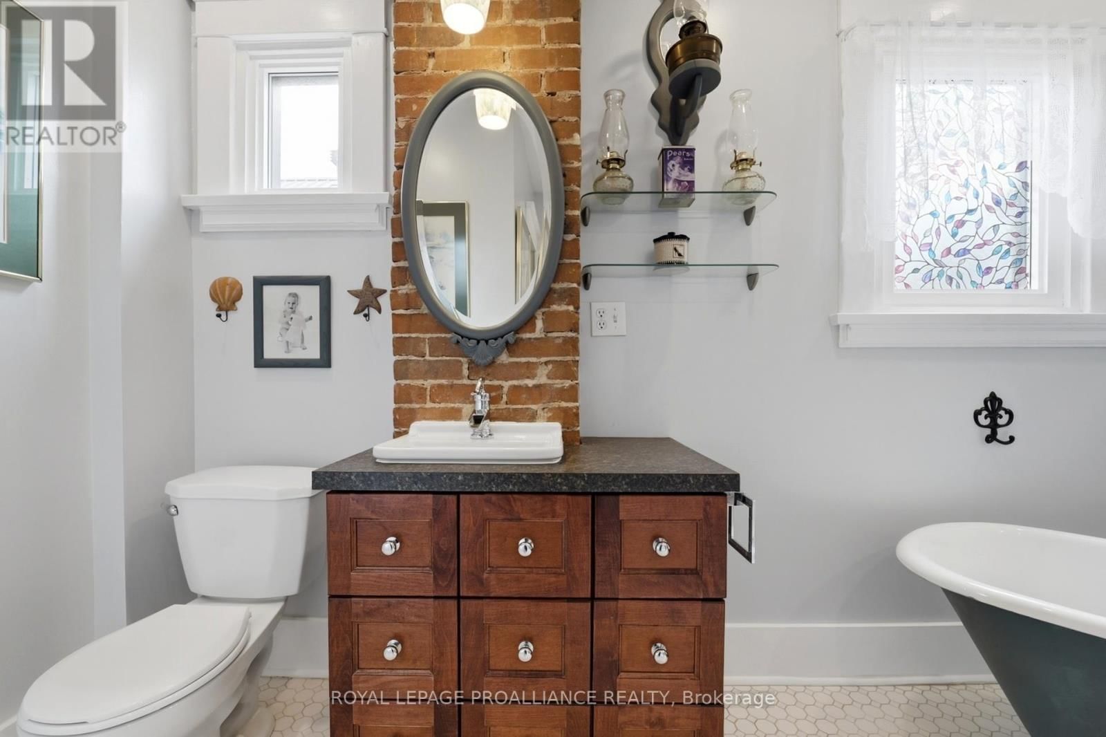 30 CATHARINE STREET Image 25