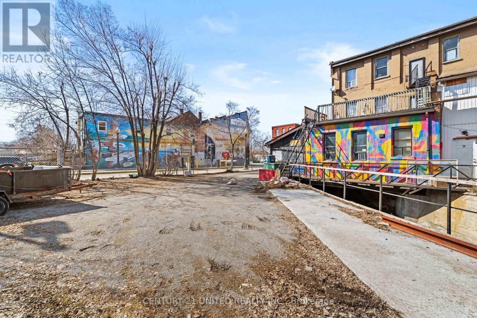 197 HUNTER STREET WEST Image 13