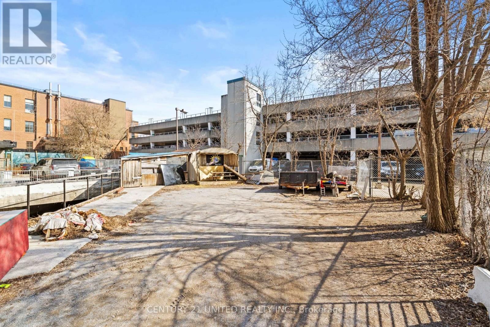 197 HUNTER STREET WEST Image 14