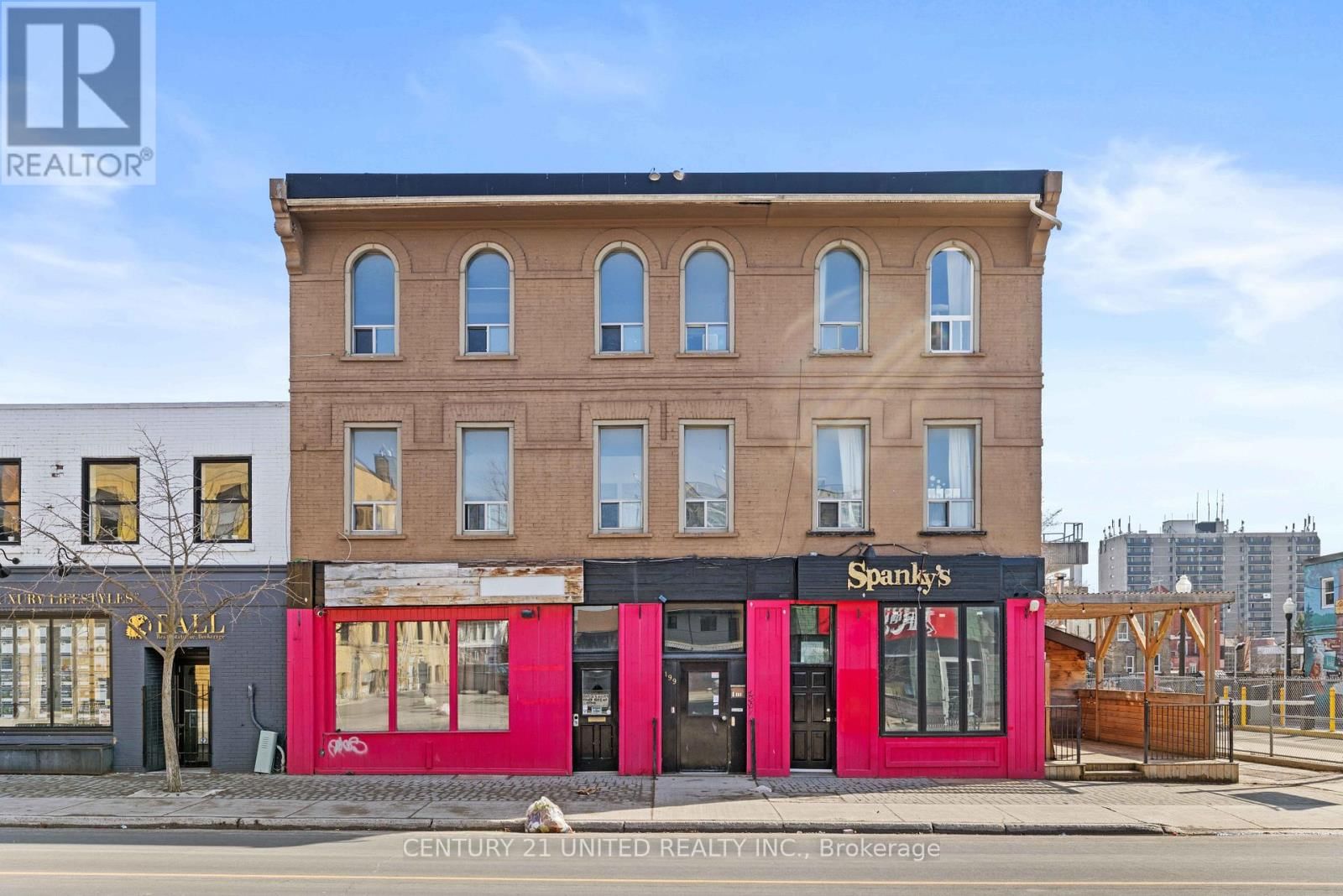 197 HUNTER STREET WEST Image 2