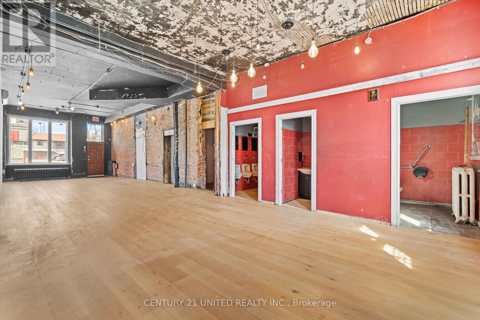 197 HUNTER STREET WEST Image 7