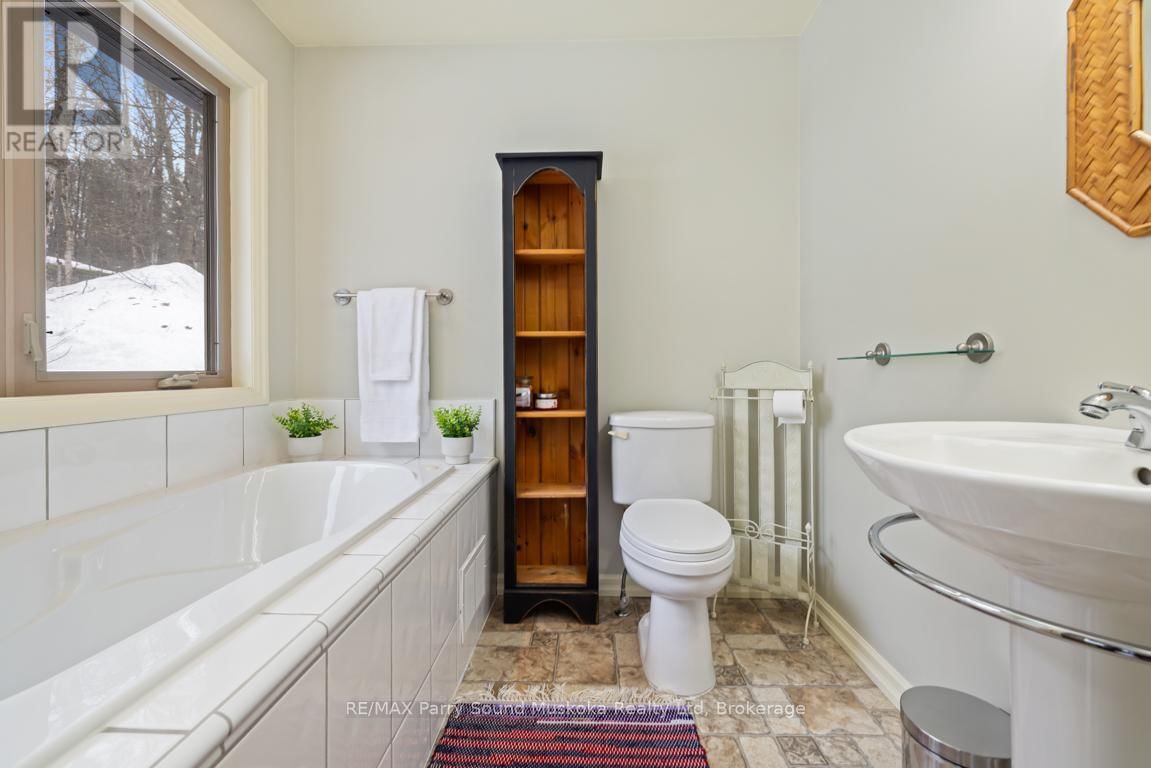 64 124 HIGHWAY Image 14