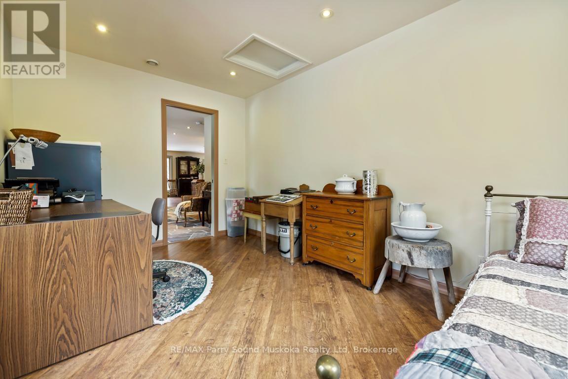 64 124 HIGHWAY Image 17