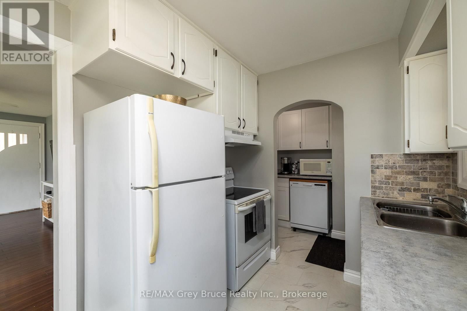 2120 4TH AVENUE WEST Image 23