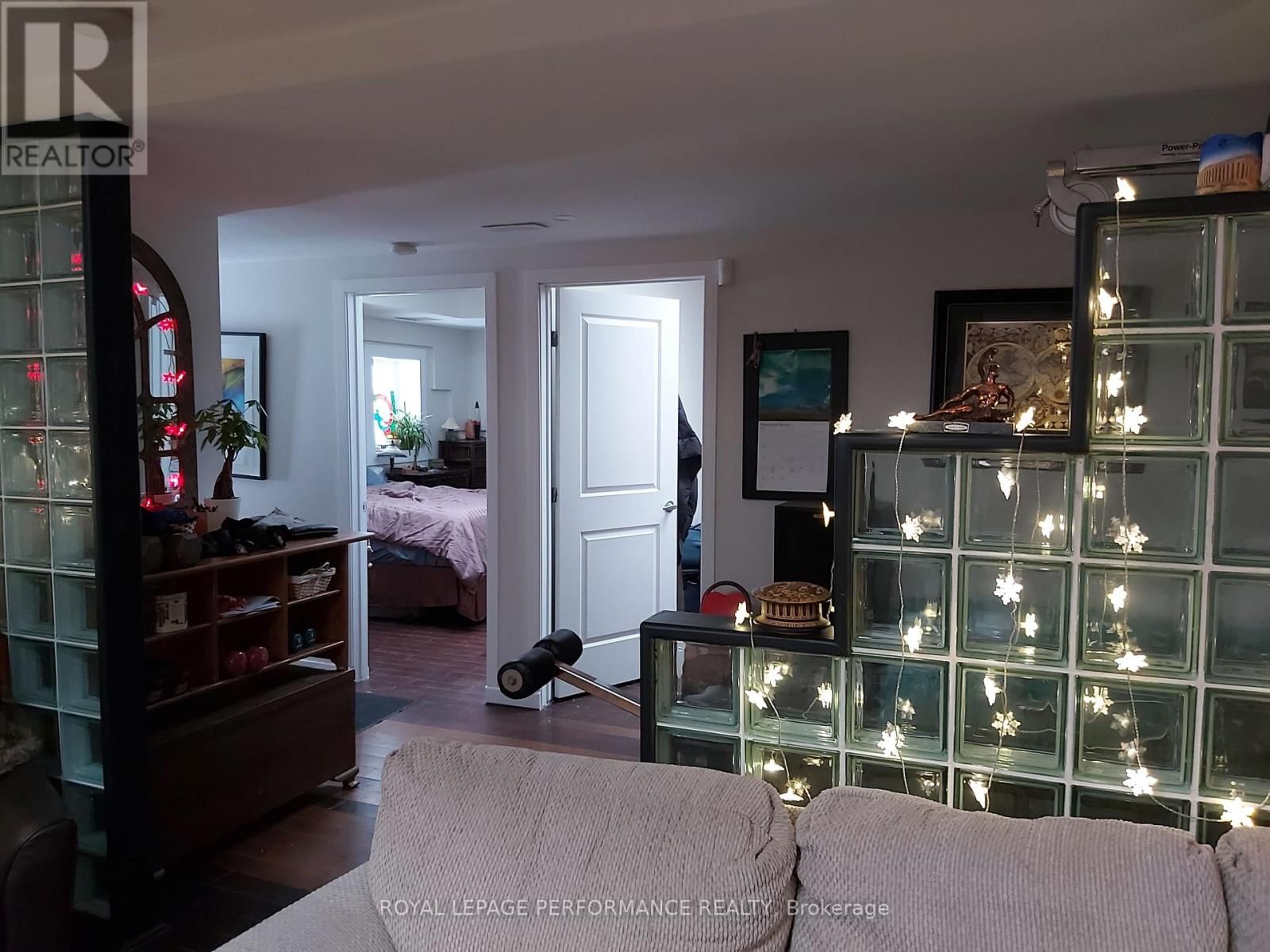 314/316 RAGLAN STREET SOUTH Image 14