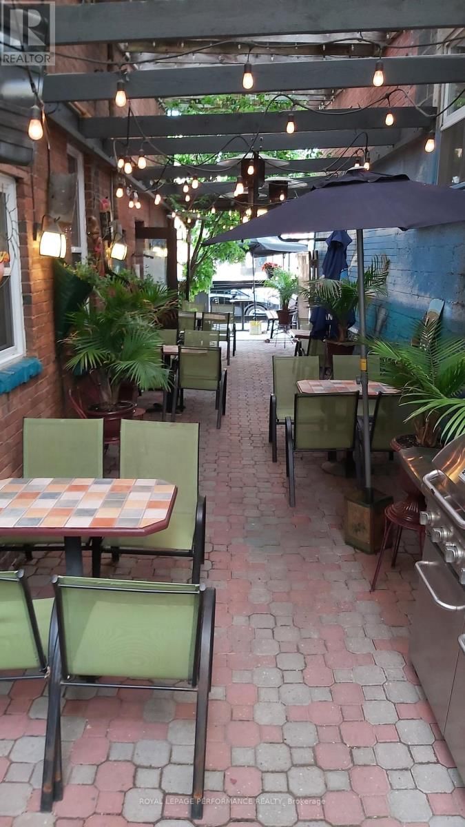 314/316 RAGLAN STREET SOUTH Image 8