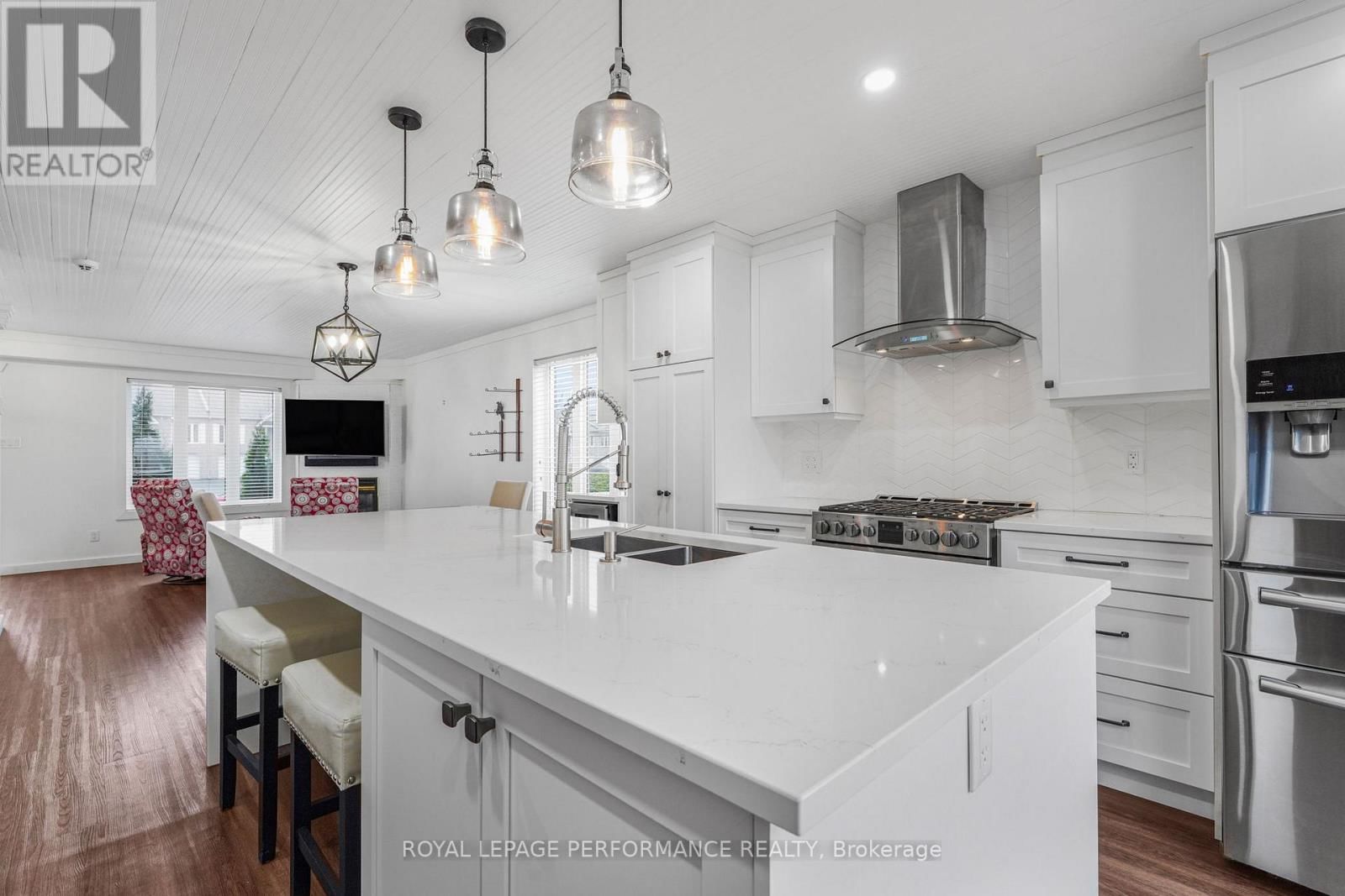 829 NELSON STREET WEST Image 10