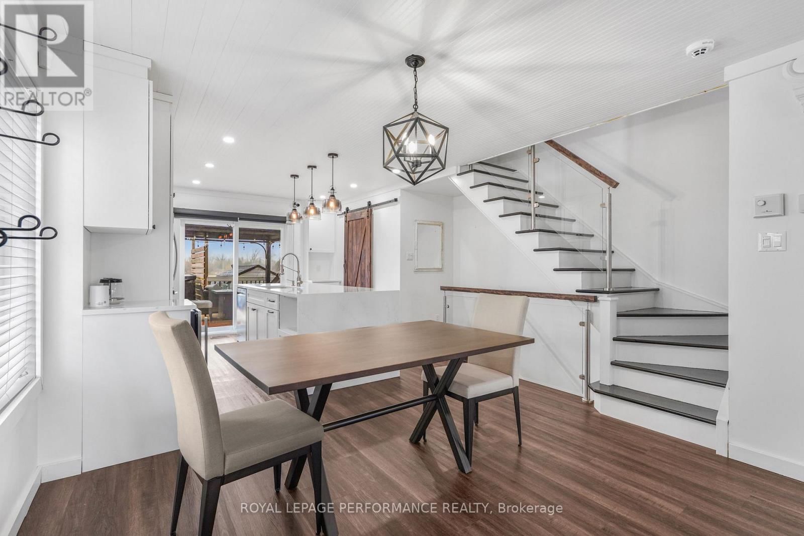 829 NELSON STREET WEST Image 14