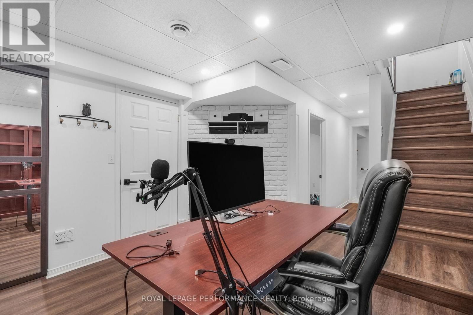 829 NELSON STREET WEST Image 19