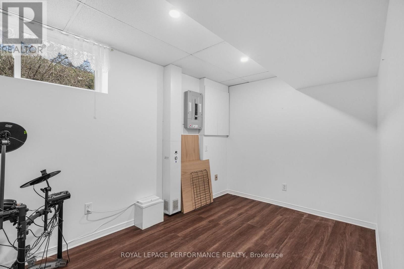 829 NELSON STREET WEST Image 23