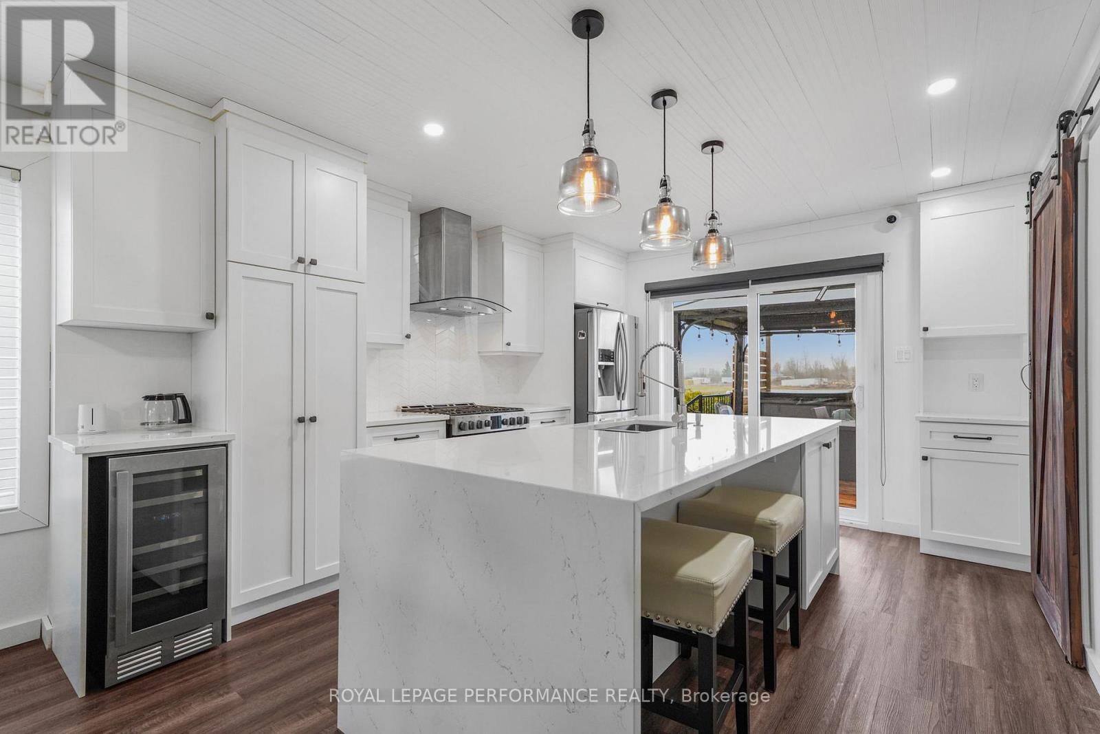 829 NELSON STREET WEST Image 4