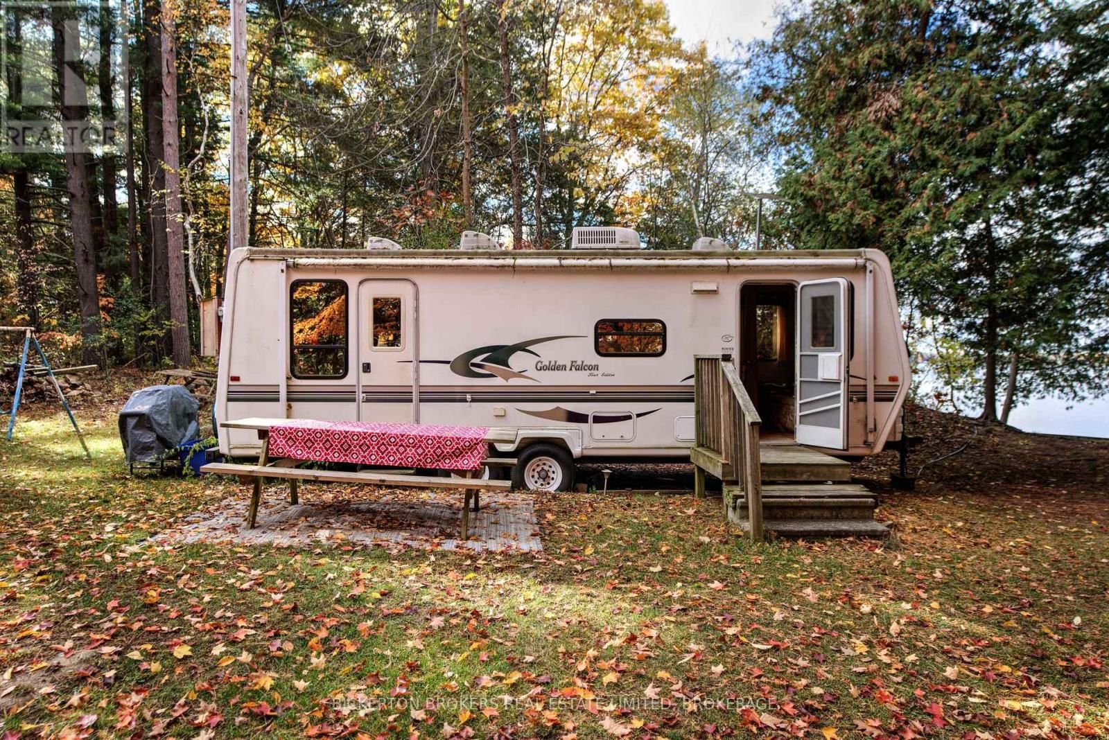 18 LAKE SHORE DRIVE Image 35