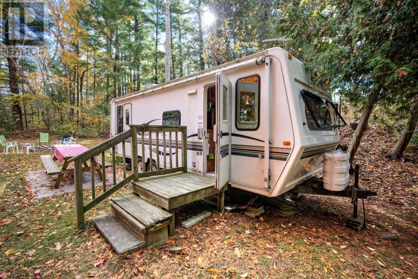 18 LAKE SHORE DRIVE Image 37