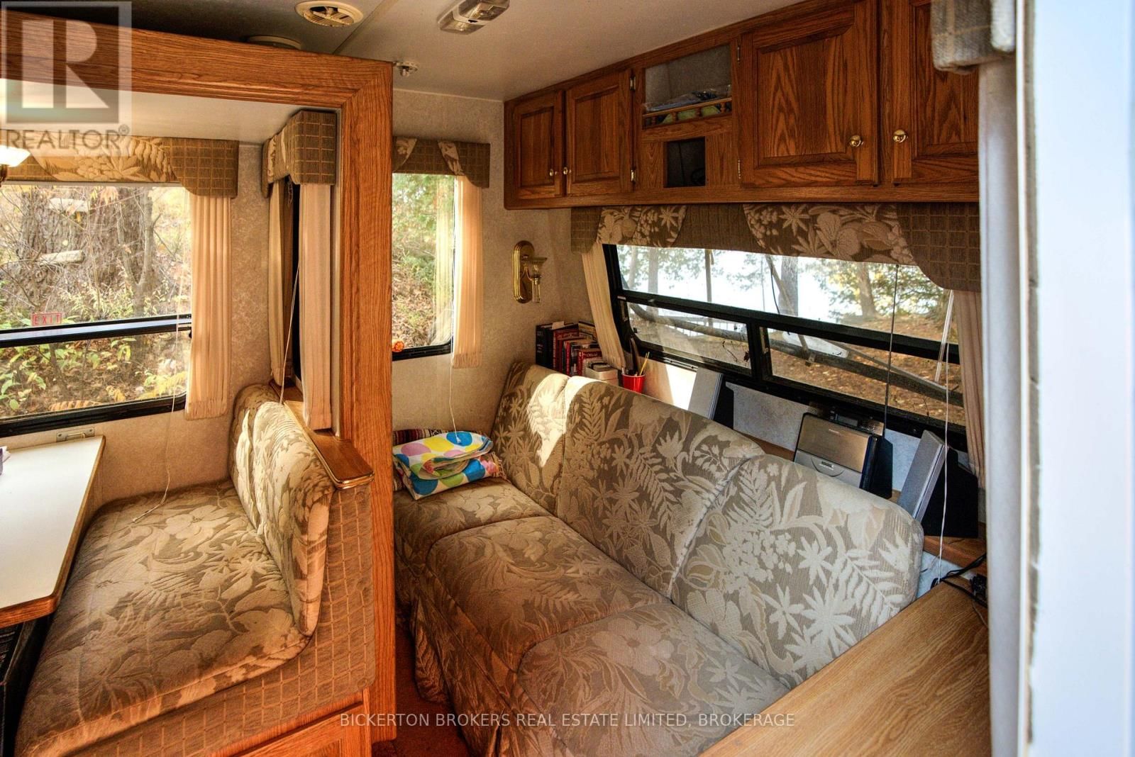 18 LAKE SHORE DRIVE Image 41