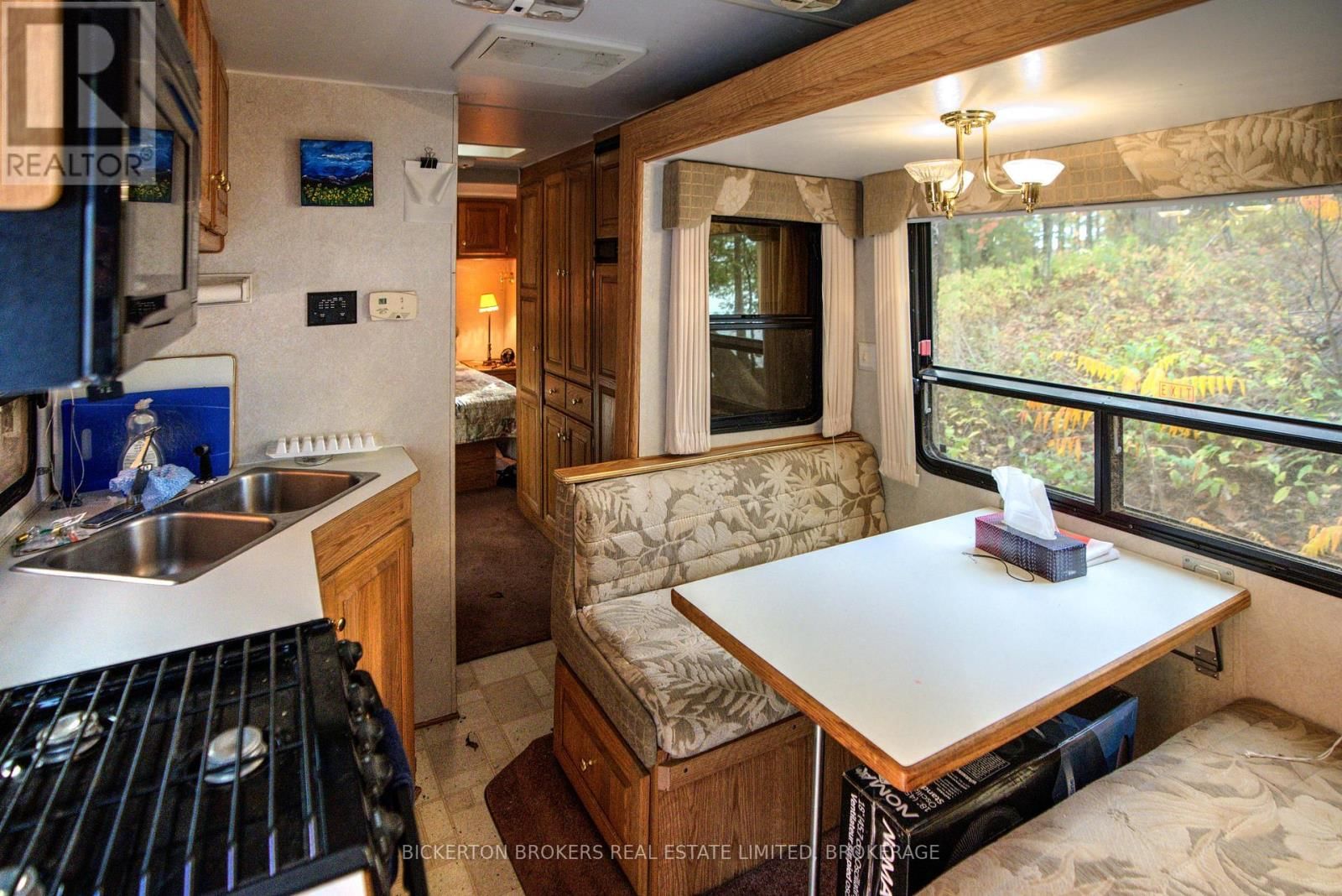 18 LAKE SHORE DRIVE Image 42