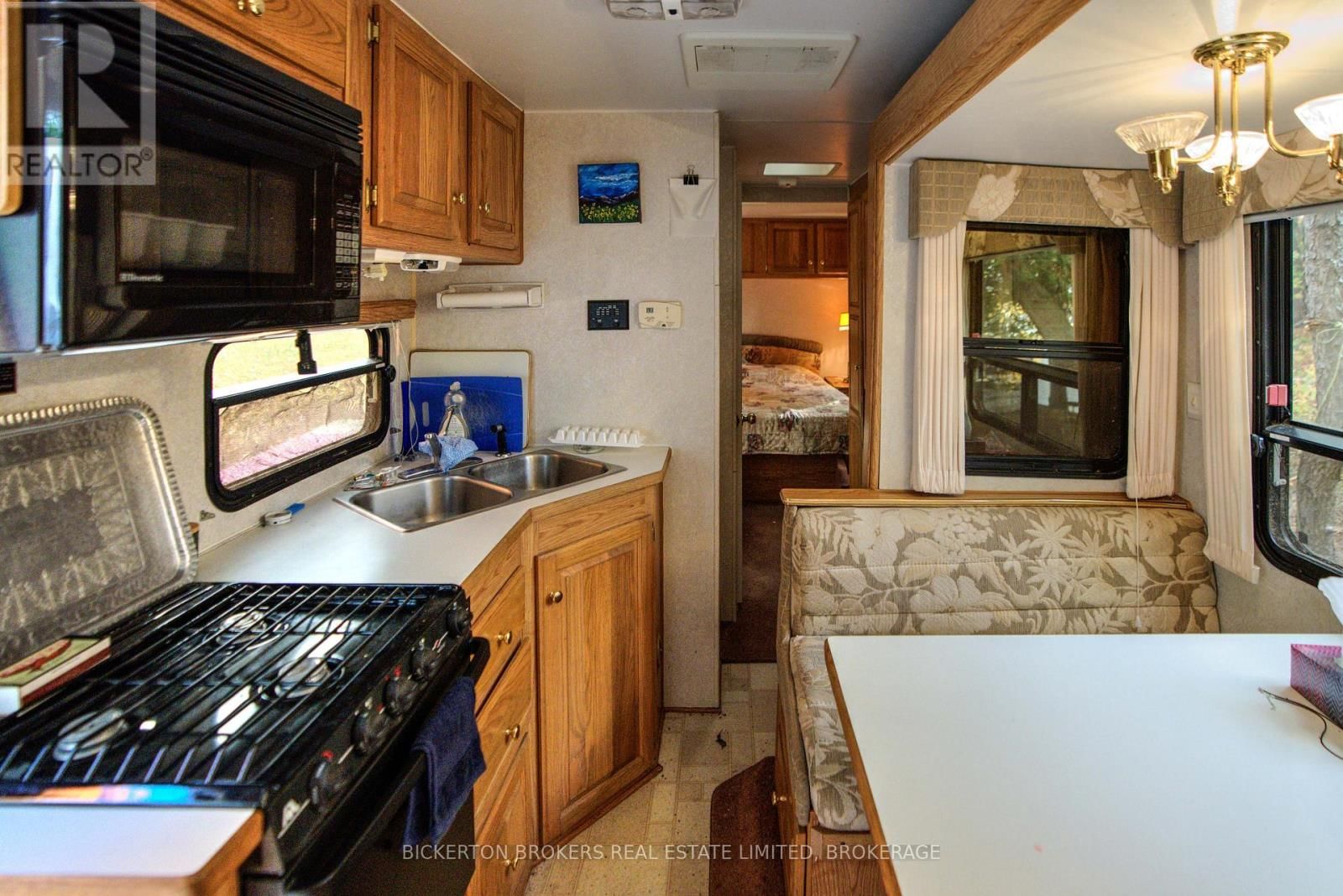 18 LAKE SHORE DRIVE Image 43