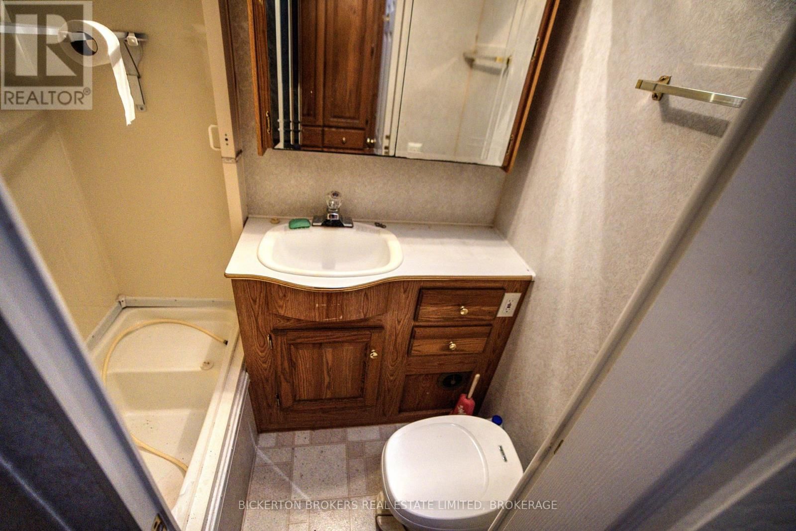 18 LAKE SHORE DRIVE Image 46