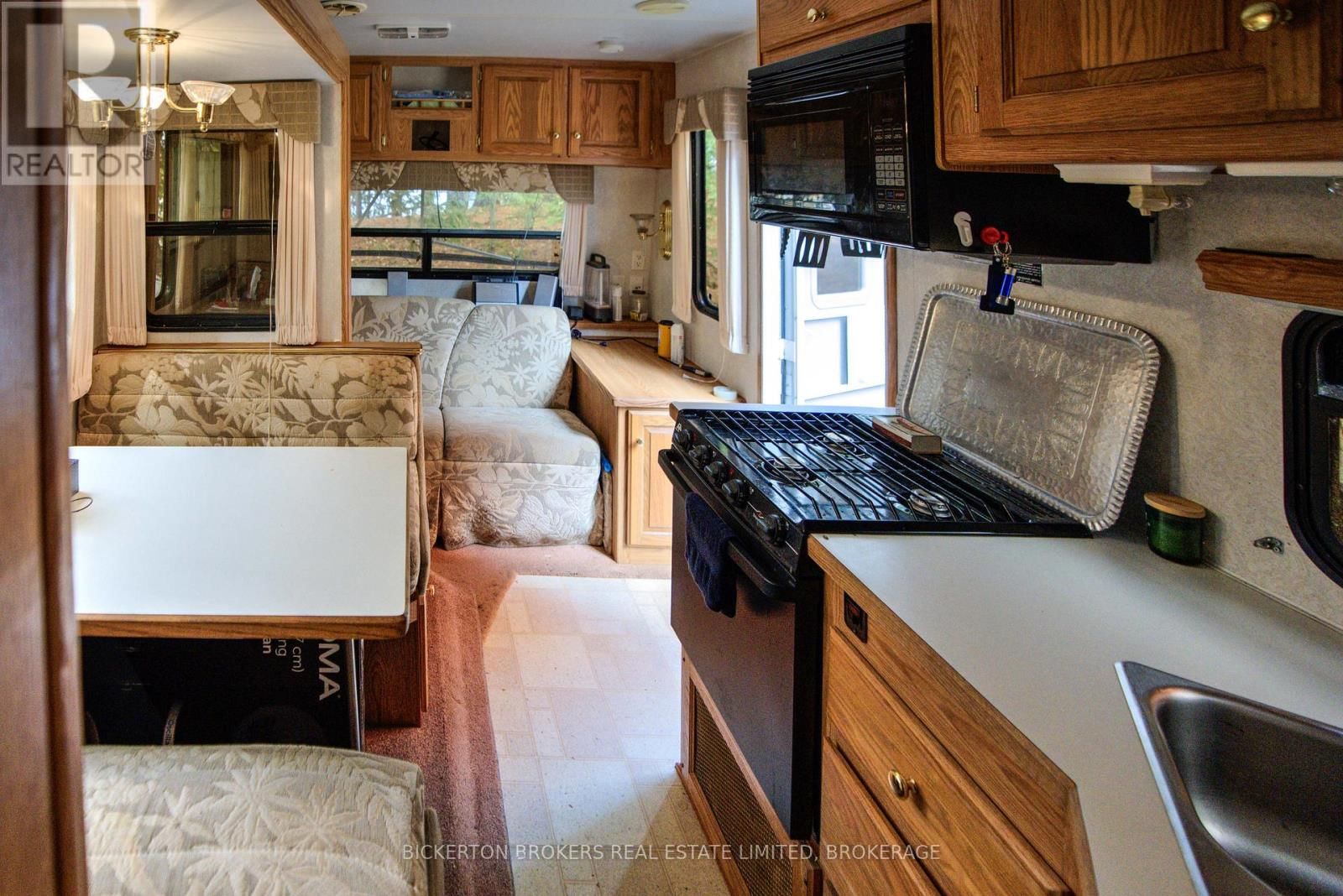 18 LAKE SHORE DRIVE Image 47